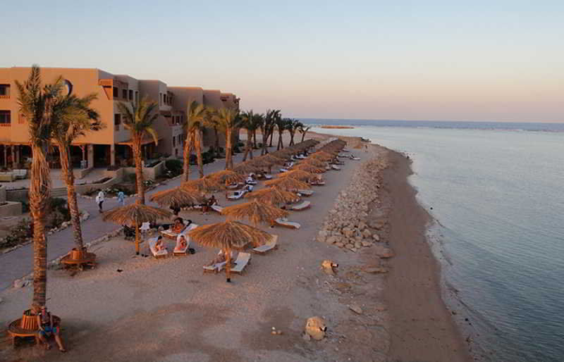 The Breakers Diving And Surfing Lodge Soma Bay Hurghada Bagian luar foto